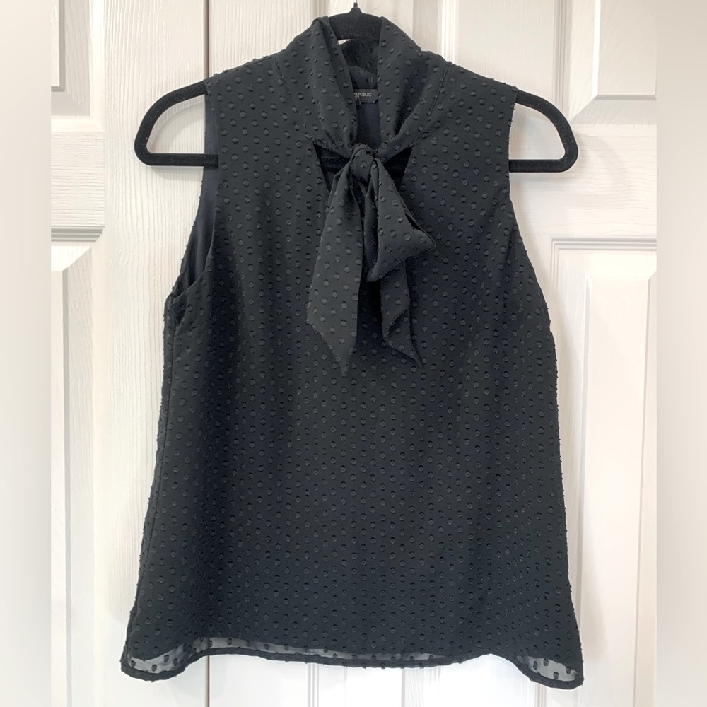 Banana Republic Small sleeveless blouse
